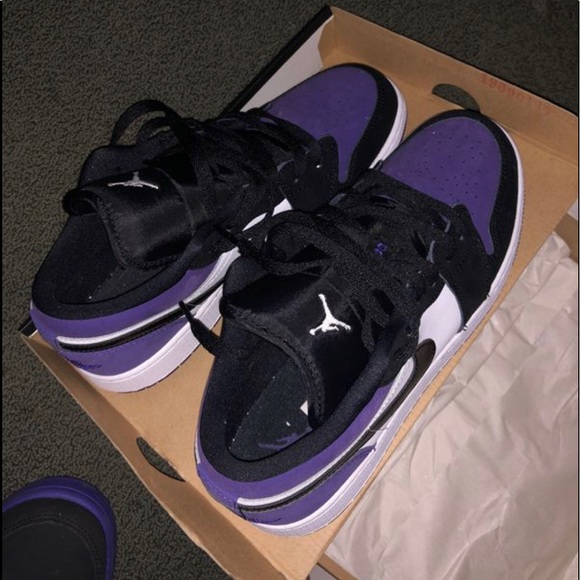 SOLD. COURT PURPLE 🔥 AIR JORDAN 1 LOW Like New - Picture 2 of 4